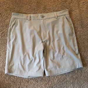 Vineyard Vines Performance on the go shorts